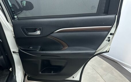 Toyota Highlander III, 2014 год, 2 995 000 рублей, 23 фотография