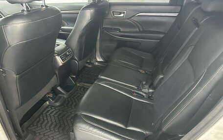 Toyota Highlander III, 2014 год, 2 995 000 рублей, 20 фотография