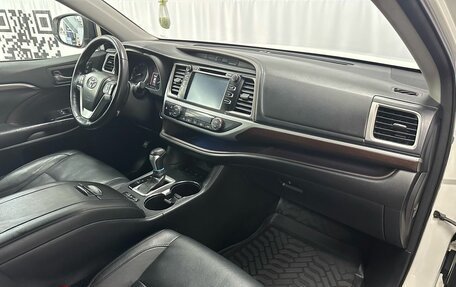 Toyota Highlander III, 2014 год, 2 995 000 рублей, 26 фотография