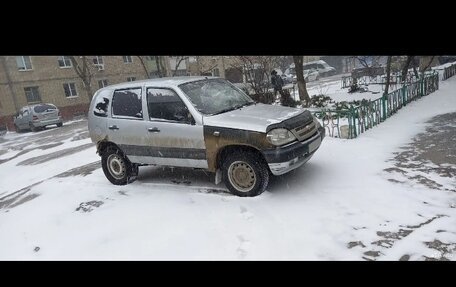 Chevrolet Niva I рестайлинг, 2004 год, 170 000 рублей, 3 фотография