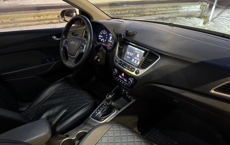 Hyundai Solaris II рестайлинг, 2018 год, 1 220 000 рублей, 13 фотография