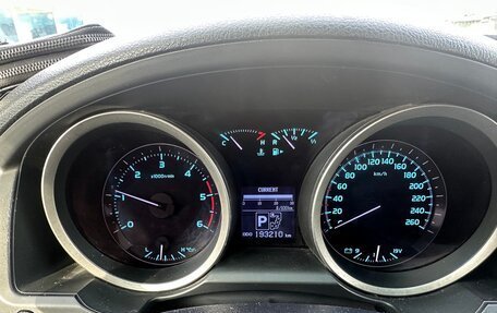 Toyota Land Cruiser 200, 2009 год, 2 700 000 рублей, 16 фотография