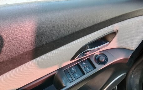 Chevrolet Cruze II, 2014 год, 800 000 рублей, 15 фотография