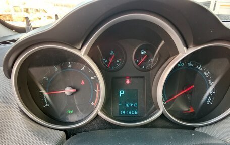 Chevrolet Cruze II, 2014 год, 800 000 рублей, 17 фотография