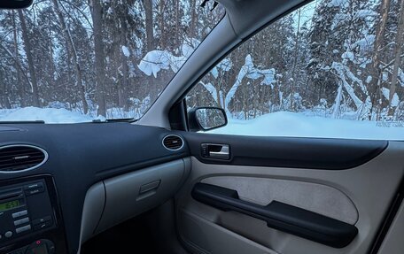 Ford Focus II рестайлинг, 2006 год, 545 000 рублей, 33 фотография