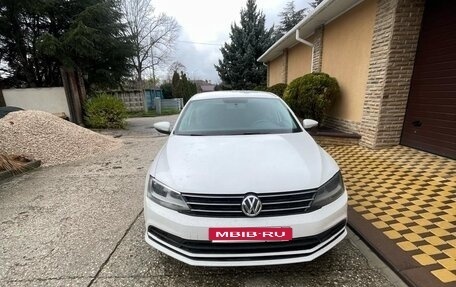 Volkswagen Jetta VI, 2015 год, 850 000 рублей, 1 фотография