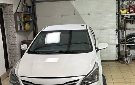 Hyundai Solaris II рестайлинг, 2016 год, 670 000 рублей, 1 фотография