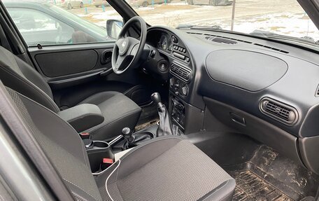 Chevrolet Niva I рестайлинг, 2017 год, 680 000 рублей, 4 фотография