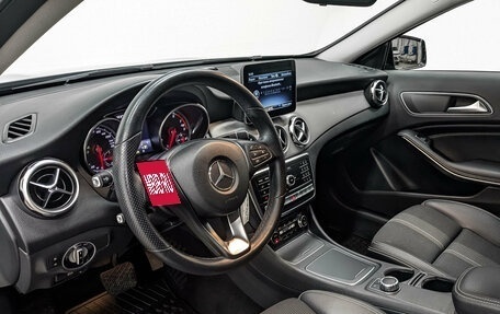 Mercedes-Benz GLA, 2019 год, 2 920 000 рублей, 15 фотография