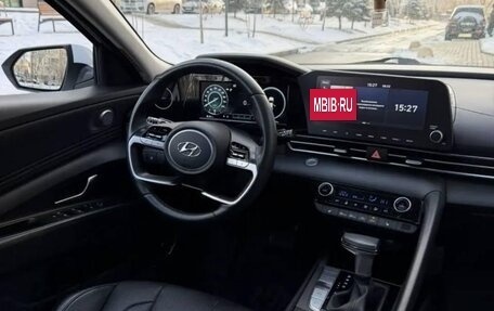 Hyundai Elantra, 2022 год, 1 610 000 рублей, 12 фотография