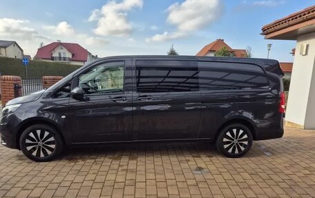 Mercedes-Benz Vito, 2023 год, 3 000 000 рублей, 3 фотография