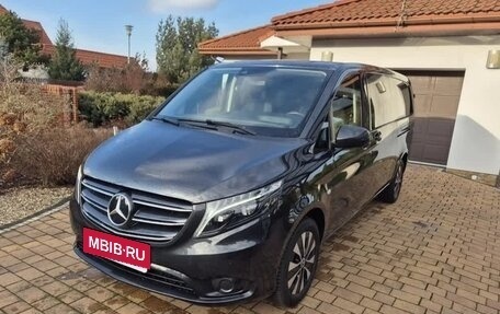 Mercedes-Benz Vito, 2023 год, 3 000 000 рублей, 2 фотография