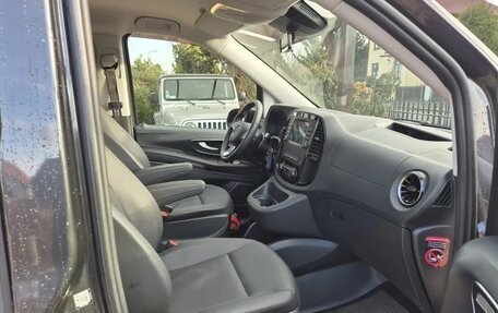 Mercedes-Benz Vito, 2023 год, 3 000 000 рублей, 15 фотография