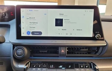 Toyota Prius IV XW50, 2026 год, 4 734 000 рублей, 10 фотография
