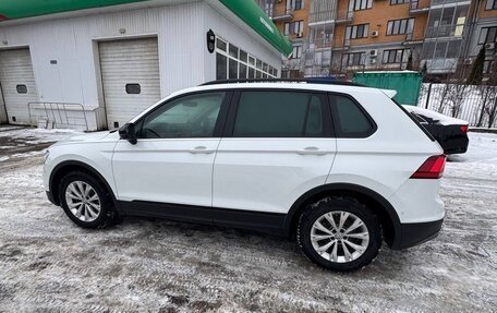Volkswagen Tiguan II, 2018 год, 2 450 000 рублей, 1 фотография