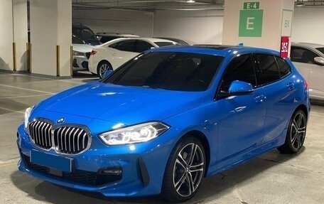 BMW 1 серия, 2021 год, 2 700 000 рублей, 1 фотография