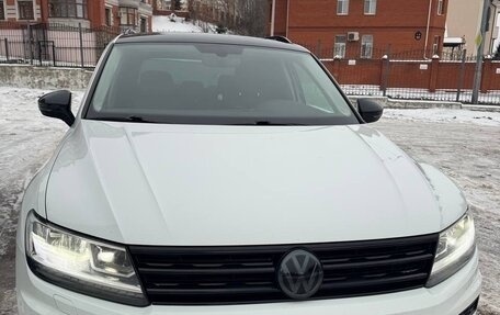 Volkswagen Tiguan II, 2018 год, 2 450 000 рублей, 4 фотография