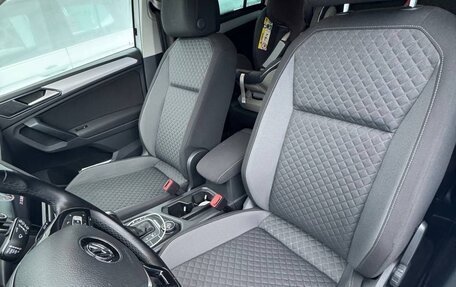 Volkswagen Tiguan II, 2018 год, 2 450 000 рублей, 6 фотография