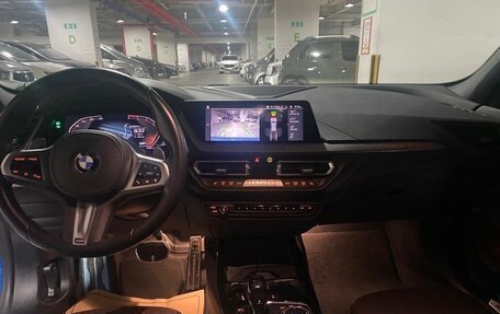 BMW 1 серия, 2021 год, 2 700 000 рублей, 9 фотография