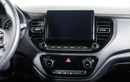 Hyundai Solaris II рестайлинг, 2021 год, 1 730 000 рублей, 10 фотография