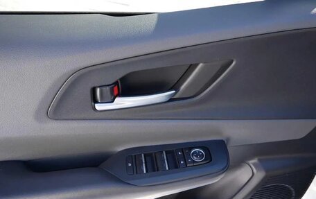 Toyota Prius IV XW50, 2026 год, 4 983 000 рублей, 19 фотография