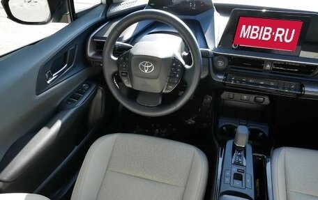 Toyota Prius IV XW50, 2026 год, 4 983 000 рублей, 12 фотография