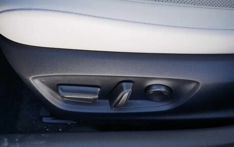 Toyota Prius IV XW50, 2026 год, 4 983 000 рублей, 26 фотография