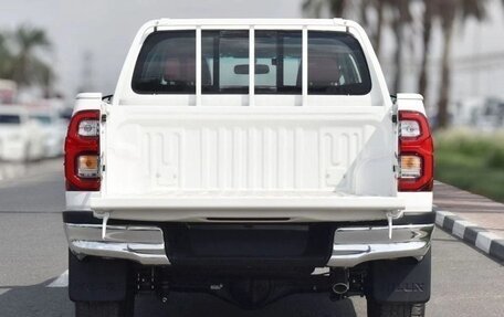 Toyota Hilux VIII, 2025 год, 4 940 000 рублей, 5 фотография