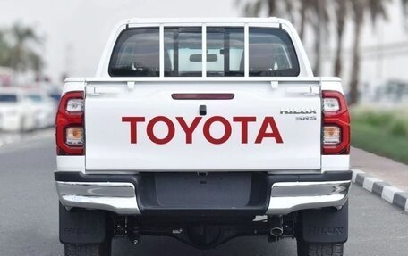 Toyota Hilux VIII, 2025 год, 4 940 000 рублей, 4 фотография