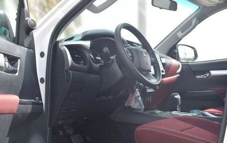 Toyota Hilux VIII, 2025 год, 4 940 000 рублей, 6 фотография