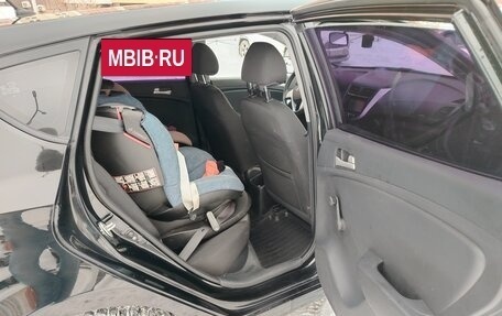 Hyundai Solaris II рестайлинг, 2012 год, 950 000 рублей, 11 фотография