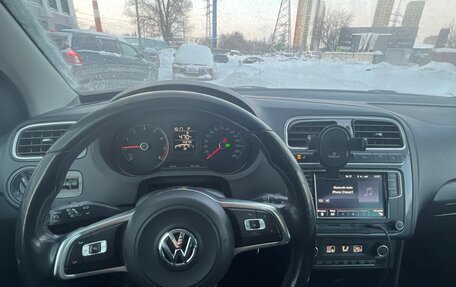 Volkswagen Polo VI (EU Market), 2018 год, 1 230 000 рублей, 2 фотография