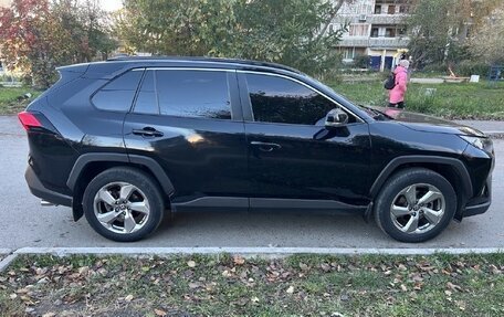 Toyota RAV4, 2020 год, 3 333 333 рублей, 2 фотография