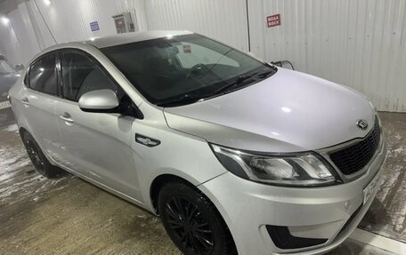 KIA Rio III рестайлинг, 2013 год, 560 000 рублей, 2 фотография
