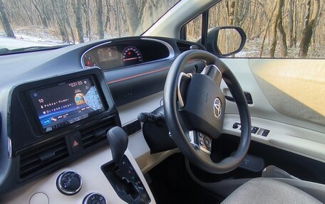 Toyota Sienta II, 2018 год, 1 435 000 рублей, 12 фотография