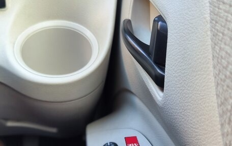 Toyota Sienta II, 2018 год, 1 435 000 рублей, 15 фотография