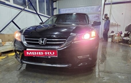 Honda Accord IX рестайлинг, 2014 год, 1 650 000 рублей, 2 фотография