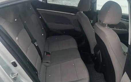 Hyundai Elantra VI рестайлинг, 2019 год, 1 400 000 рублей, 9 фотография