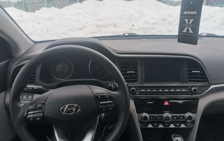 Hyundai Elantra VI рестайлинг, 2019 год, 1 400 000 рублей, 11 фотография