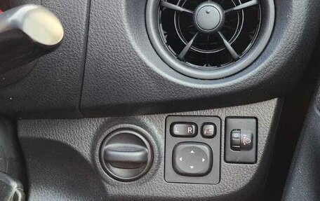 Toyota Vitz, 2019 год, 700 000 рублей, 8 фотография