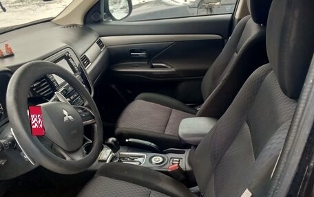 Mitsubishi Outlander III рестайлинг 3, 2012 год, 1 190 000 рублей, 10 фотография