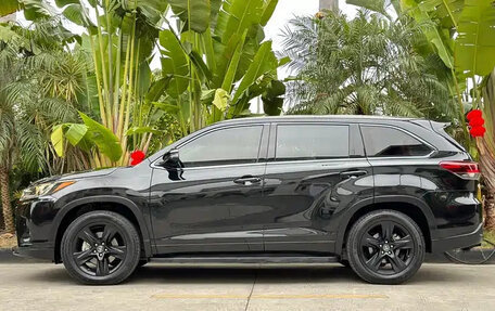 Toyota Highlander III, 2021 год, 4 300 757 рублей, 3 фотография