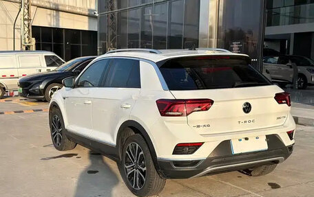 Volkswagen T-Roc I, 2022 год, 1 850 400 рублей, 4 фотография