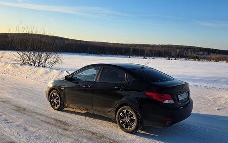 Hyundai Solaris II рестайлинг, 2014 год, 850 000 рублей, 3 фотография