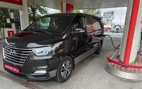 Hyundai Grand Starex Grand Starex I рестайлинг 2, 2018 год, 2 900 000 рублей, 1 фотография