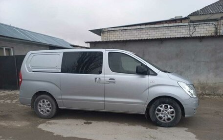 Hyundai Grand Starex Grand Starex I рестайлинг 2, 2010 год, 1 080 000 рублей, 3 фотография