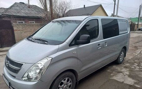Hyundai Grand Starex Grand Starex I рестайлинг 2, 2010 год, 1 080 000 рублей, 4 фотография