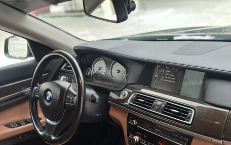 BMW 7 серия, 2011 год, 1 319 000 рублей, 26 фотография