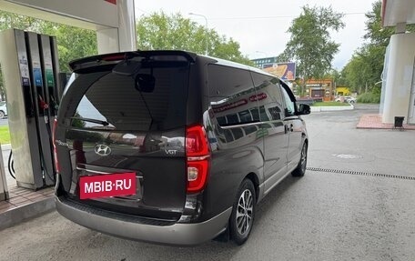 Hyundai Grand Starex Grand Starex I рестайлинг 2, 2018 год, 2 900 000 рублей, 3 фотография