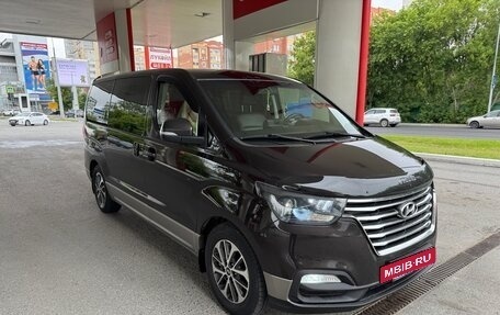 Hyundai Grand Starex Grand Starex I рестайлинг 2, 2018 год, 2 900 000 рублей, 2 фотография
